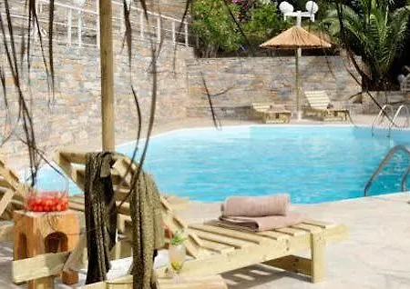 Gæstehus Kymothoi & Pool Bar 2*