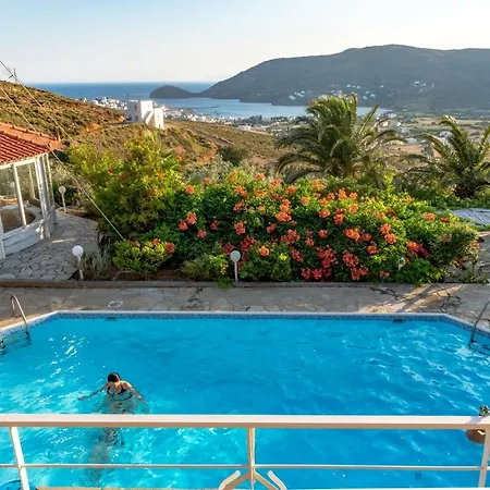 Kymothoi & Pool Bar 2*
