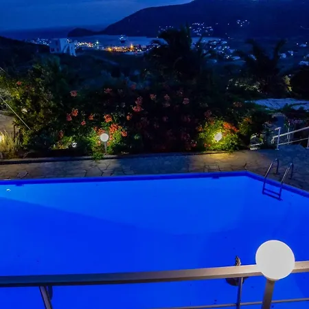 Kymothoi & Pool Bar Gavrio