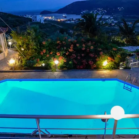 Kymothoi & Pool Bar 2*
